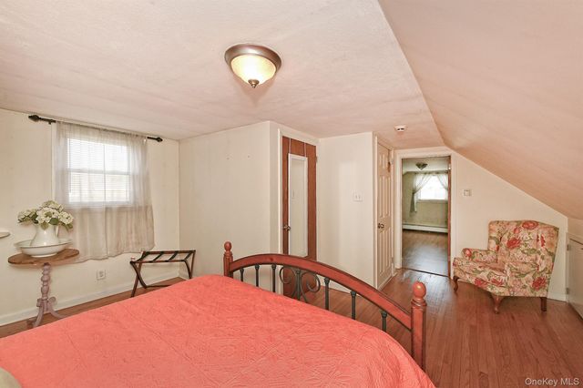 2 Keats Place, Greenlawn, NY 11740