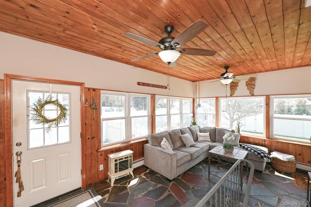 2 Keats Place, Greenlawn, NY 11740