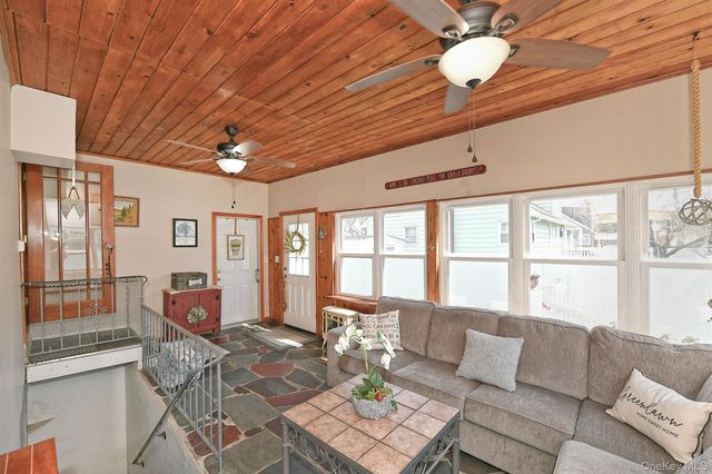 2 Keats Place, Greenlawn, NY 11740