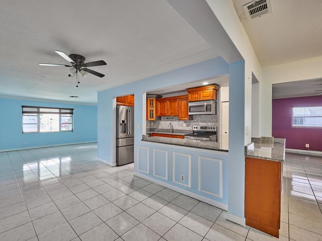 1710 SW 22nd Street, Boynton Beach, FL 33426