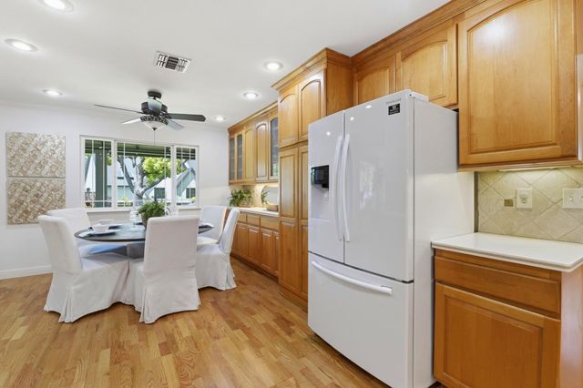 2829 Carson Street, Redwood City, CA 94061