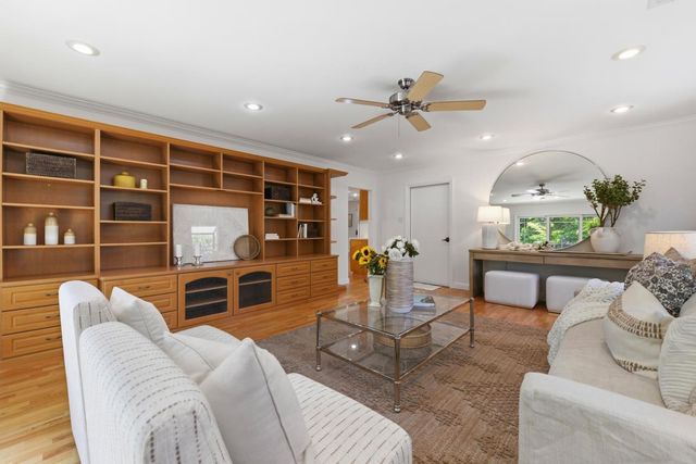 2829 Carson Street, Redwood City, CA 94061