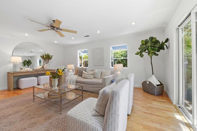 2829 Carson Street, Redwood City, CA 94061