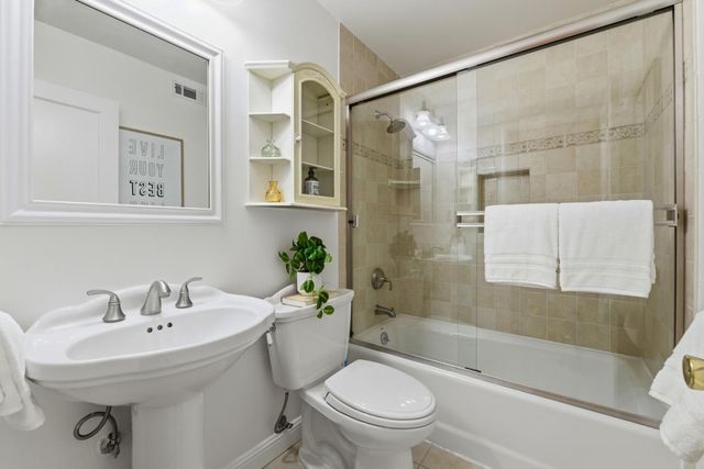 2829 Carson Street, Redwood City, CA 94061