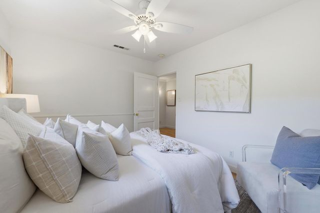2829 Carson Street, Redwood City, CA 94061