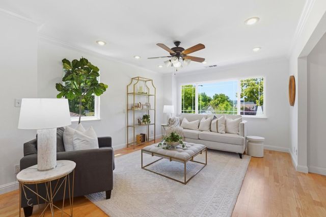 2829 Carson Street, Redwood City, CA 94061