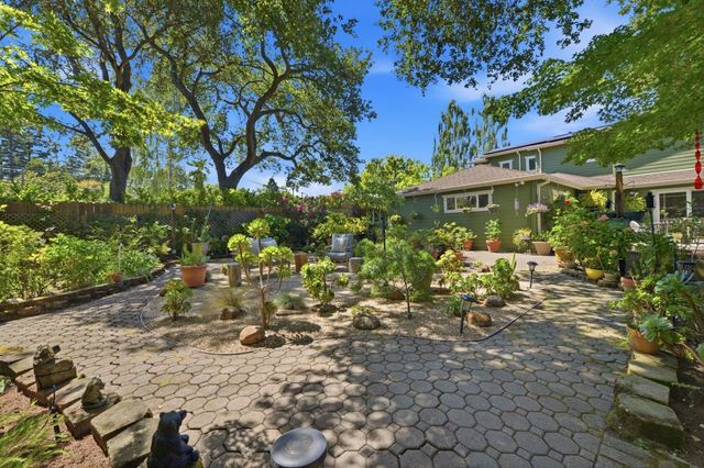2829 Carson Street, Redwood City, CA 94061