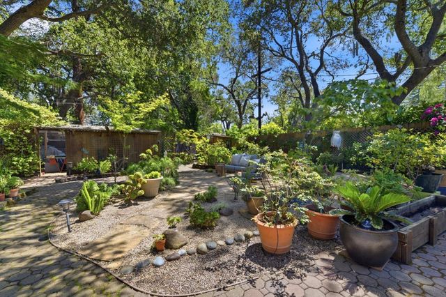 2829 Carson Street, Redwood City, CA 94061