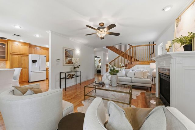2829 Carson Street, Redwood City, CA 94061