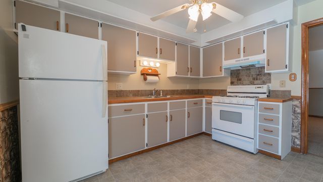 9441 S Stateline Road, Dyer, IN 46311