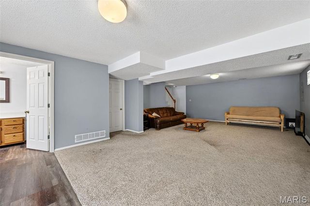 244 E Governor Place, St Charles, MO 63301