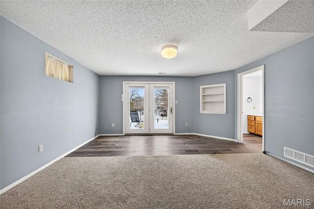 244 E Governor Place, St Charles, MO 63301