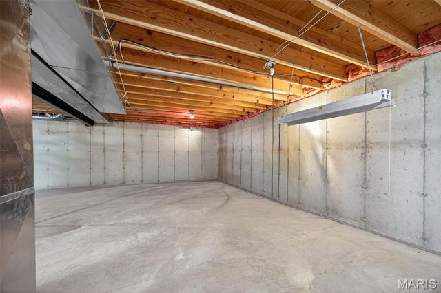 244 E Governor Place, St Charles, MO 63301