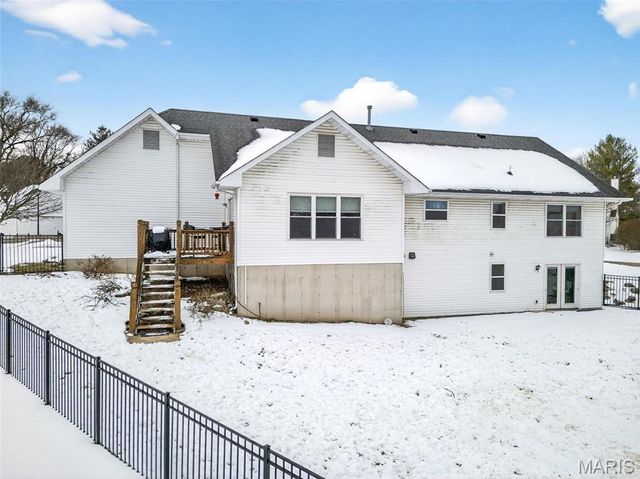 244 E Governor Place, St Charles, MO 63301