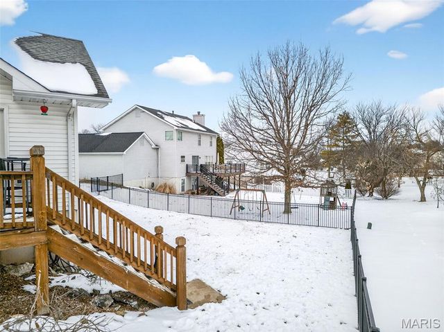 244 E Governor Place, St Charles, MO 63301