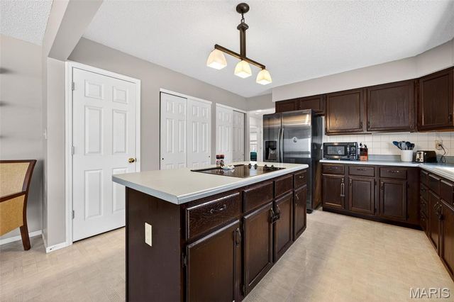 244 E Governor Place, St Charles, MO 63301