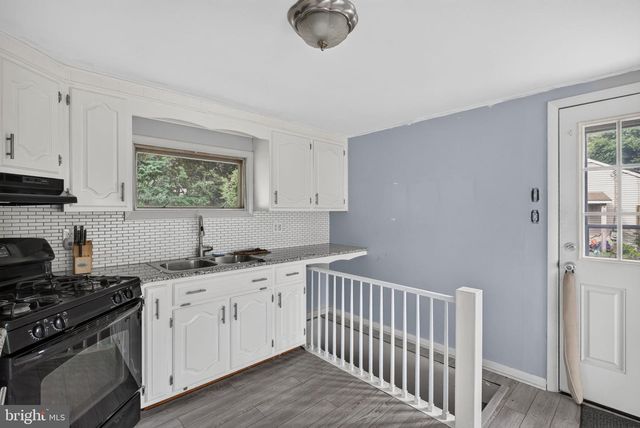 44 PEACOCK DR, Lancaster, PA 17601