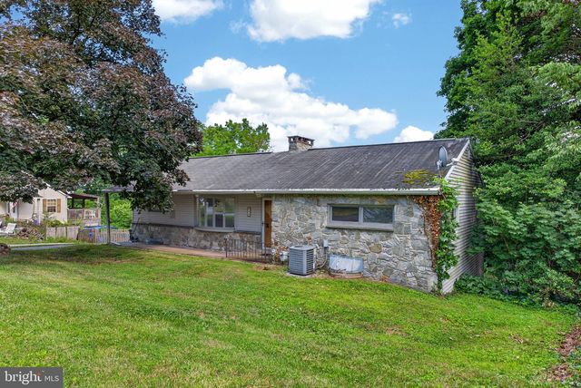 44 PEACOCK DR, Lancaster, PA 17601