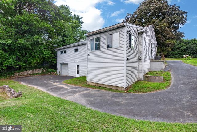 44 PEACOCK DR, Lancaster, PA 17601