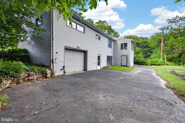 44 PEACOCK DR, Lancaster, PA 17601