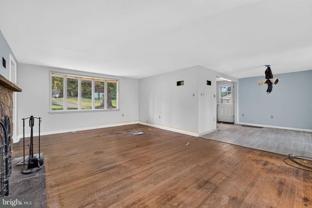 44 PEACOCK DR, Lancaster, PA 17601
