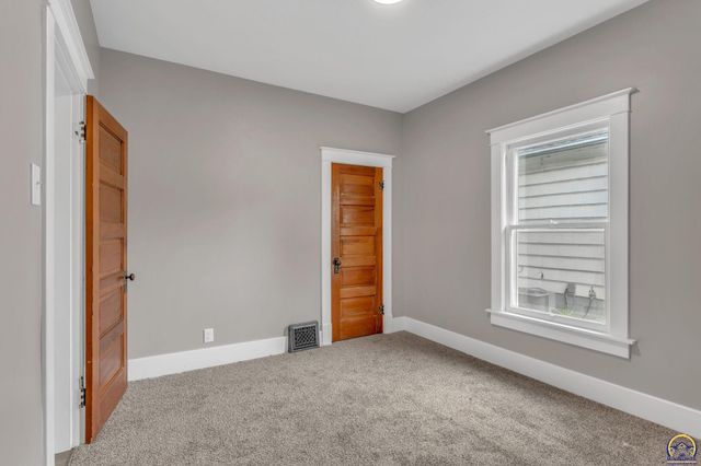 418 NE Wilson AVE, Topeka, KS 66616