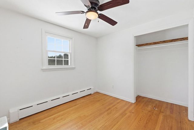 27 River Dr, Hadley, MA 01035