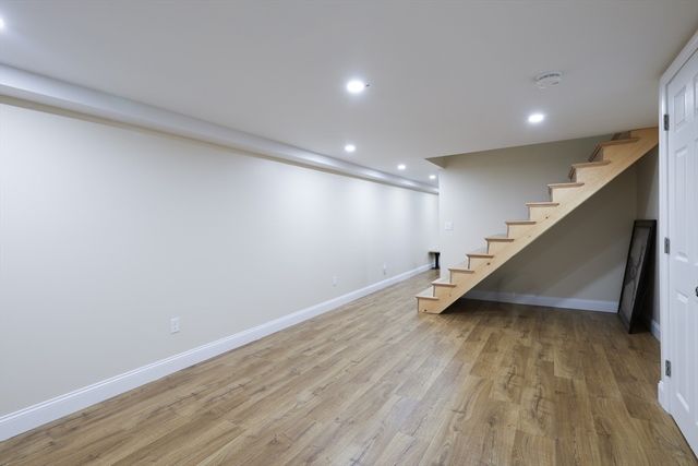 27 River Dr, Hadley, MA 01035