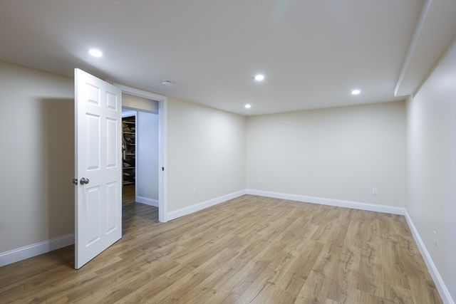 27 River Dr, Hadley, MA 01035