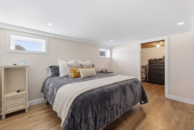 27 River Dr, Hadley, MA 01035