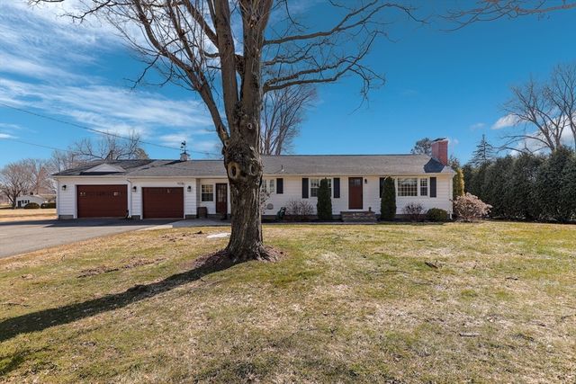 27 River Dr, Hadley, MA 01035