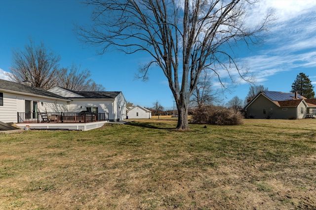 27 River Dr, Hadley, MA 01035