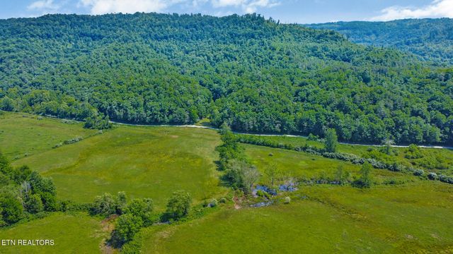5640 Brimstone Rd, Robbins, TN 37852
