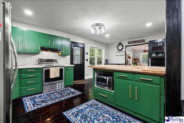 1914 Deerwood Place, Florence, SC 29501