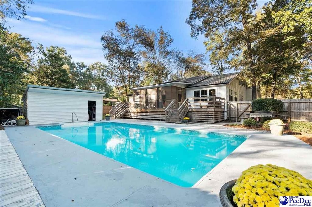 1914 Deerwood Place, Florence, SC 29501