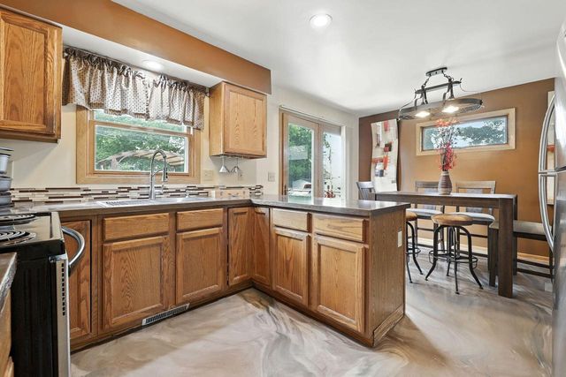 6510 17th AVENUE, Kenosha, WI 53143