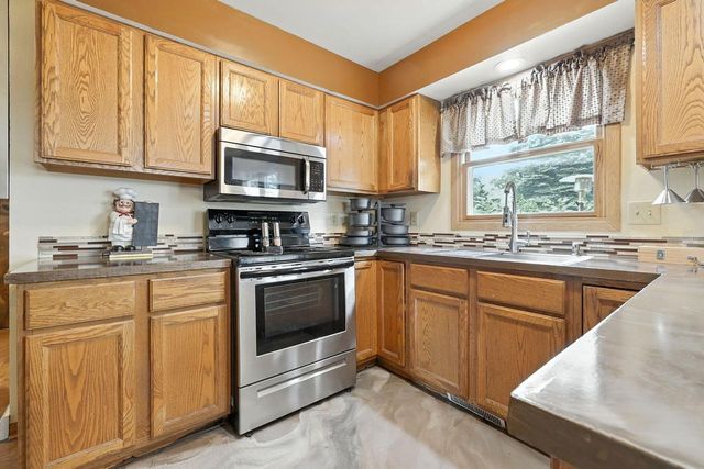 6510 17th AVENUE, Kenosha, WI 53143