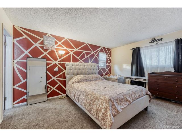 582 Revere St, Aurora, CO 80011