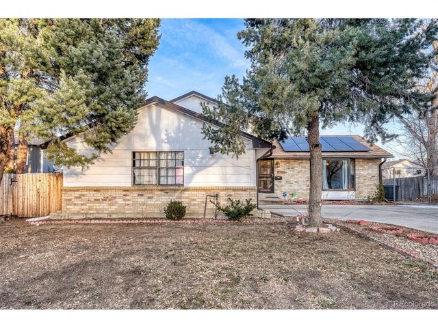 582 Revere St, Aurora, CO 80011