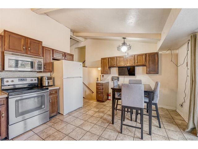 582 Revere St, Aurora, CO 80011