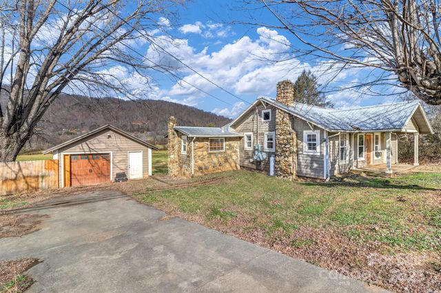 3760 Pisgah Drive, Canton, NC 28716