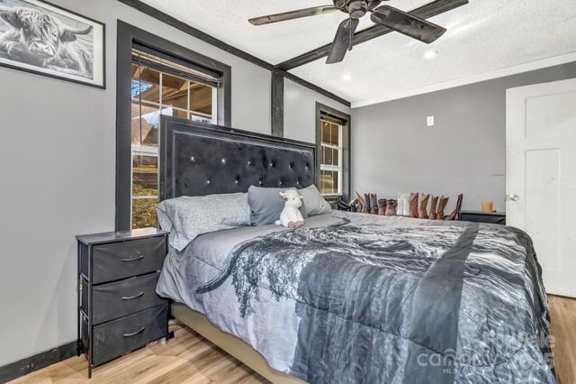 3760 Pisgah Drive, Canton, NC 28716