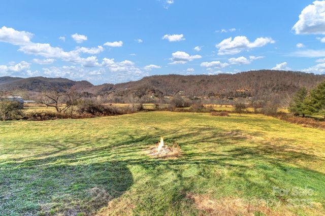 3760 Pisgah Drive, Canton, NC 28716