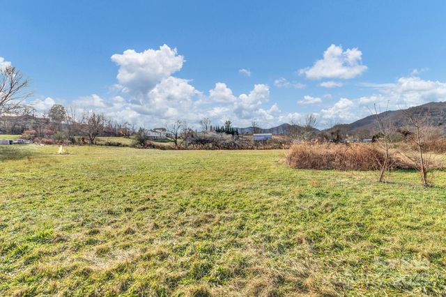 3760 Pisgah Drive, Canton, NC 28716