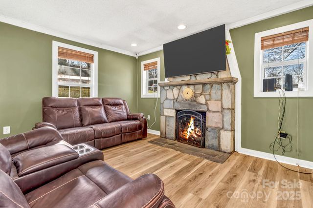 3760 Pisgah Drive, Canton, NC 28716