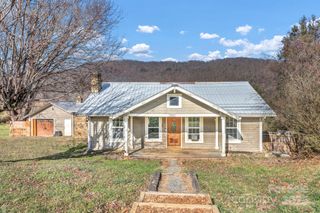 3760 Pisgah Drive, Canton, NC 28716