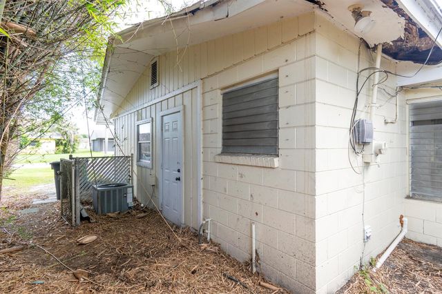 770 Lomas Street, Port St. Lucie, FL 34952