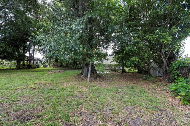 770 Lomas Street, Port St. Lucie, FL 34952