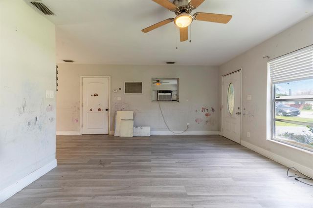 770 Lomas Street, Port St. Lucie, FL 34952