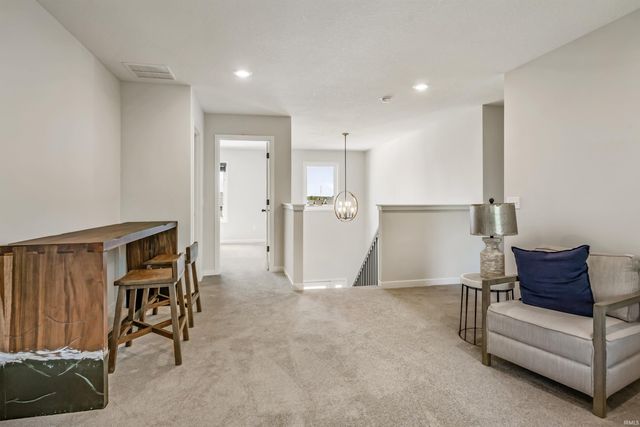 14201 Verona Lakes Passage, Fort Wayne, IN 46814